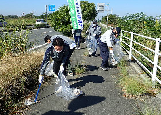 ロードクリーンボランティアの様子